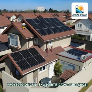Sistema solar fotovoltaico On-Grid certificado instalado en la Región del Maule, Chile, para generación eléctrica sustentable.
